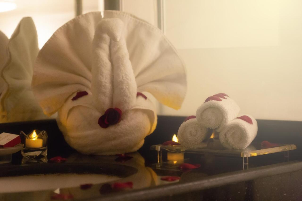 Al Safwah Orchid Hotel Mekka Zewnętrze zdjęcie A towel swan