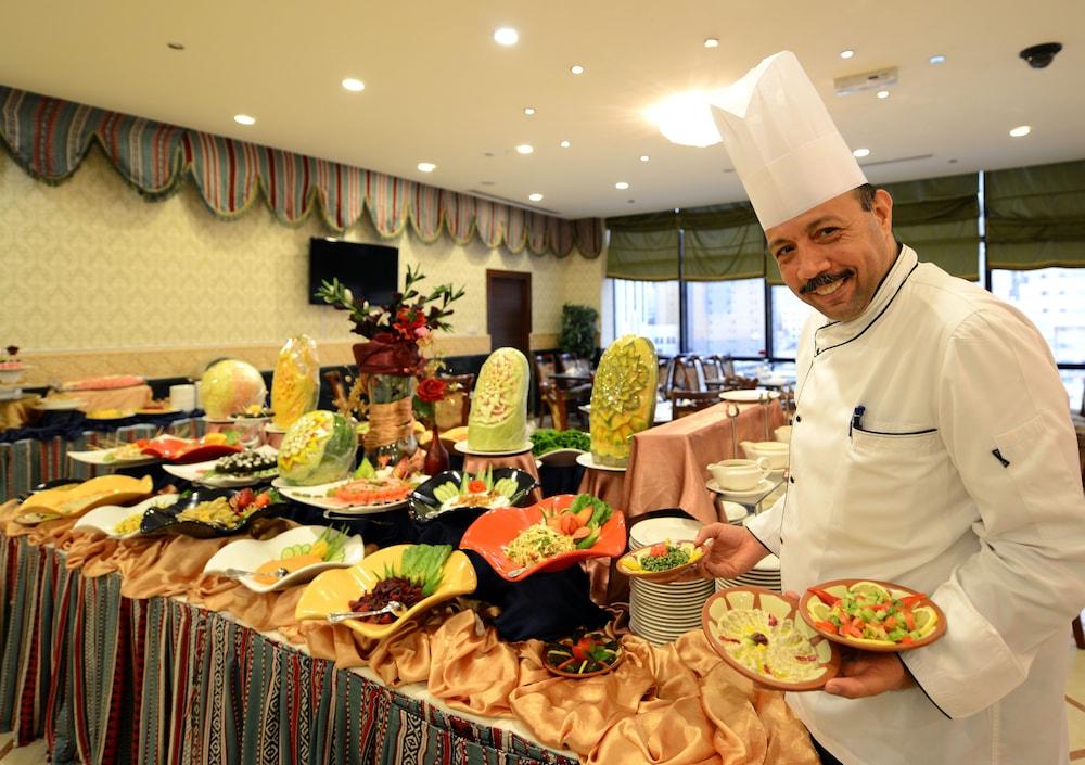Al Safwah Orchid Hotel Mekka Zewnętrze zdjęcie A buffet at a hotel