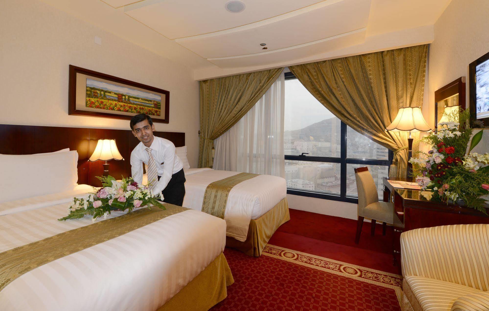 Al Safwah Orchid Hotel Mekka Zewnętrze zdjęcie A guest room at the Grand Hyatt Hotel, Amman, Jordan