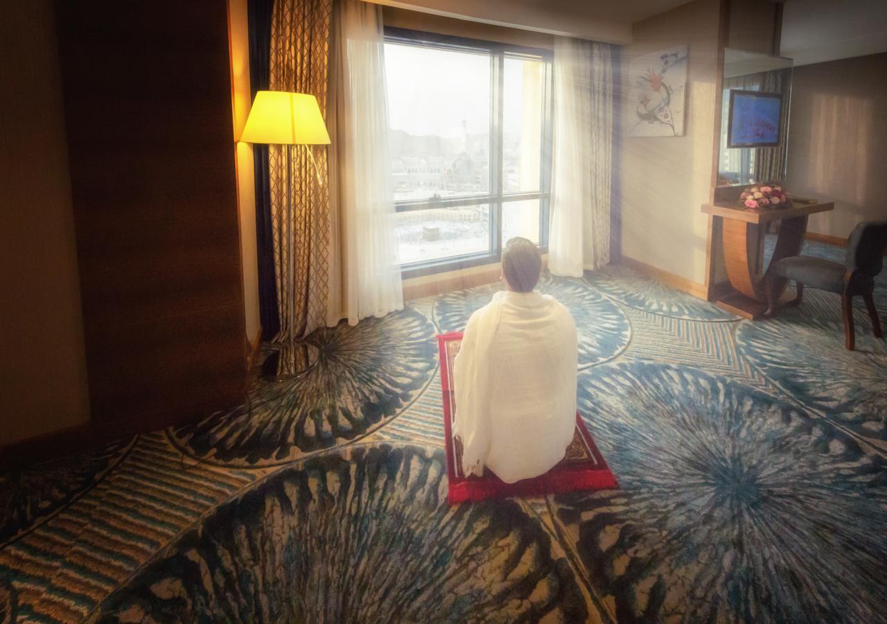 Al Safwah Orchid Hotel Mekka Zewnętrze zdjęcie Muslim prayer in a hotel room